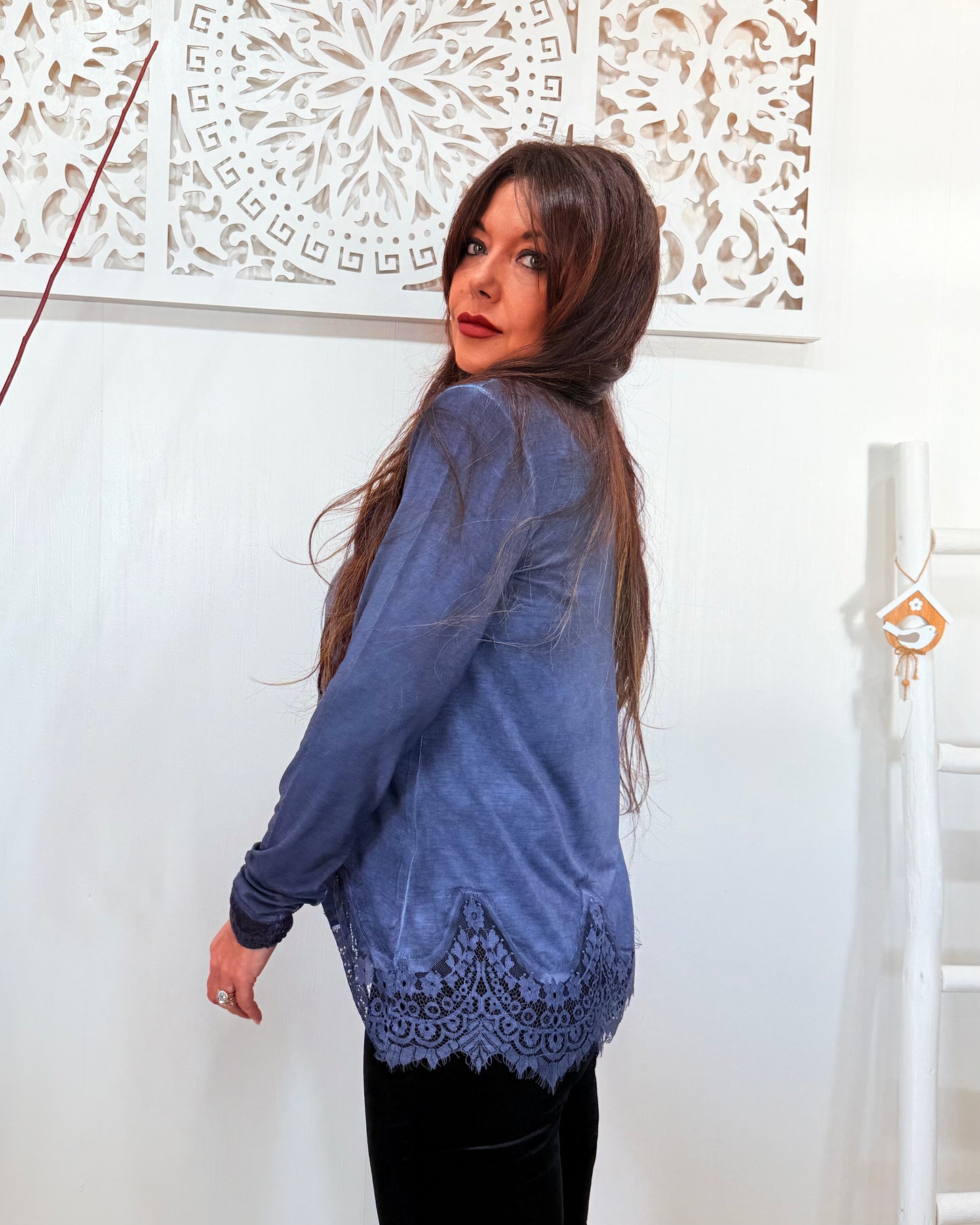 MAKENA LINGERIE T-SHIRT